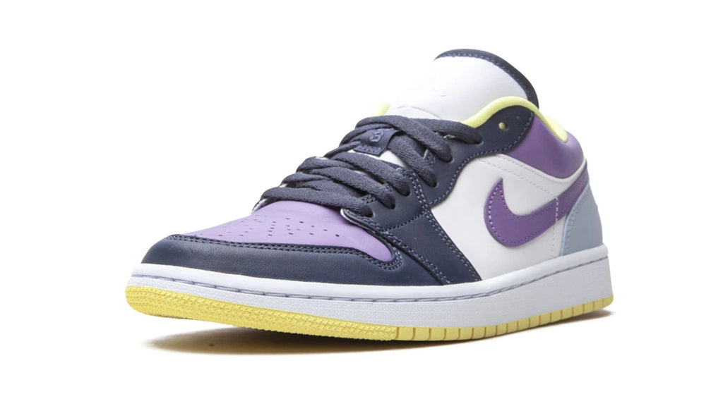 AIR JORDAN 1 LOW SE WMNS "Mismatched Purple / Magenta"